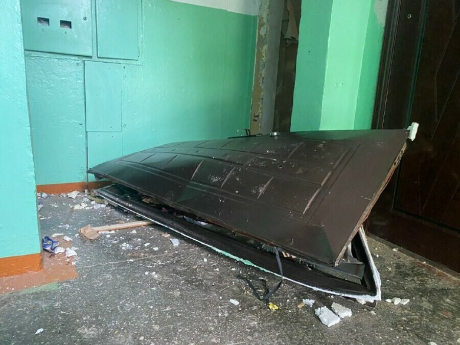 Выбило окна и дверь в Приморье в жилом доме прогремел взрыв фото
