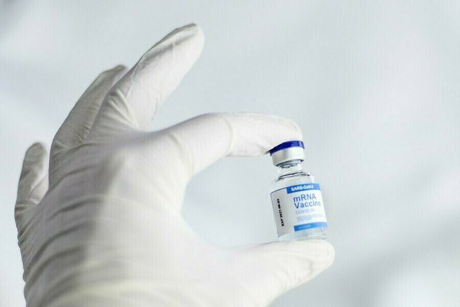 Вакцинация подростков от COVID19 должна начаться до 20 сентября