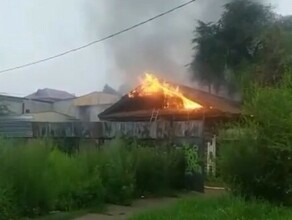 Озвучена предварительная причина пожара в частном доме в центре Благовещенска