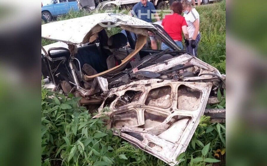 В жесткой аварии в Амурской области погиб молодой человек 6 пострадали фото