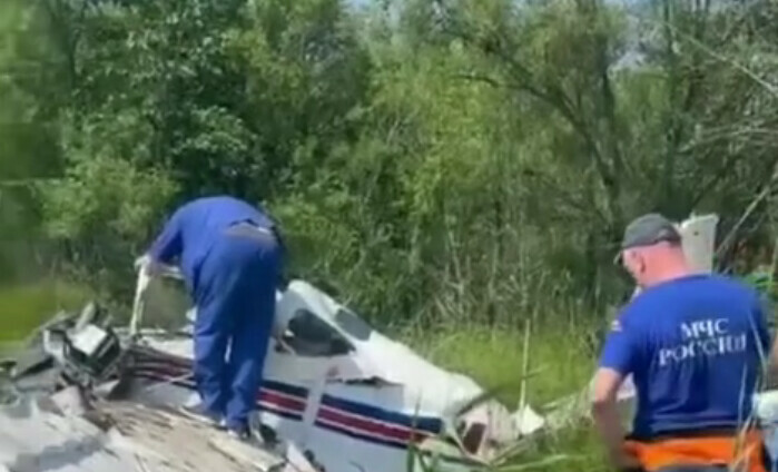 Под Хабаровском упал самолет Один человек погиб видео