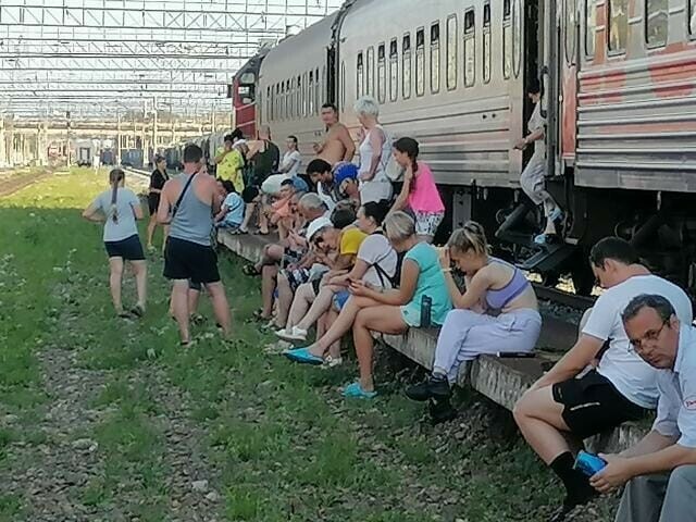 В Амурской области изза обрушения в Забайкалье жд моста застряли пять вагонов с пассажирами