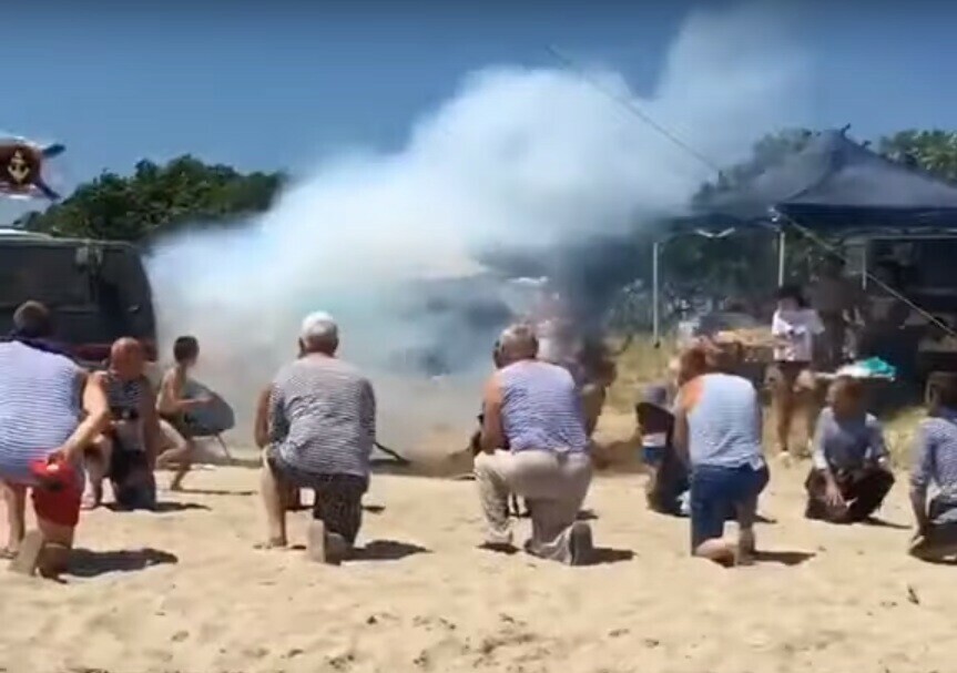ЧП на пляже Приморья во время празднования Дня ВМФ в отдыхающих попала ракета видео