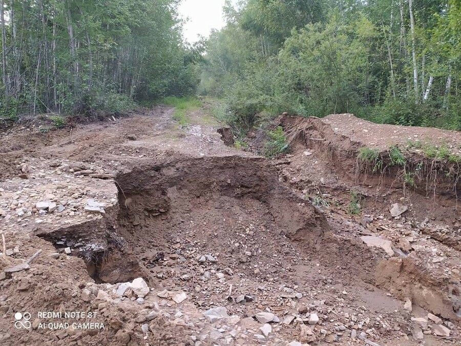 В Тындинском районе на дорогу сошел сель Введен режим ЧС фото