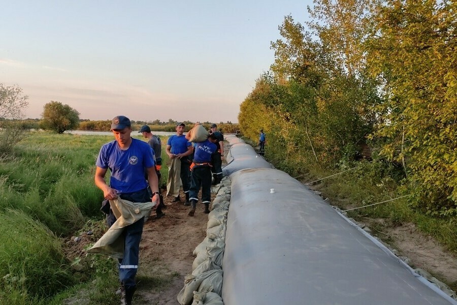 В Белогорском районе освобождаются от воды приусадебные участки
