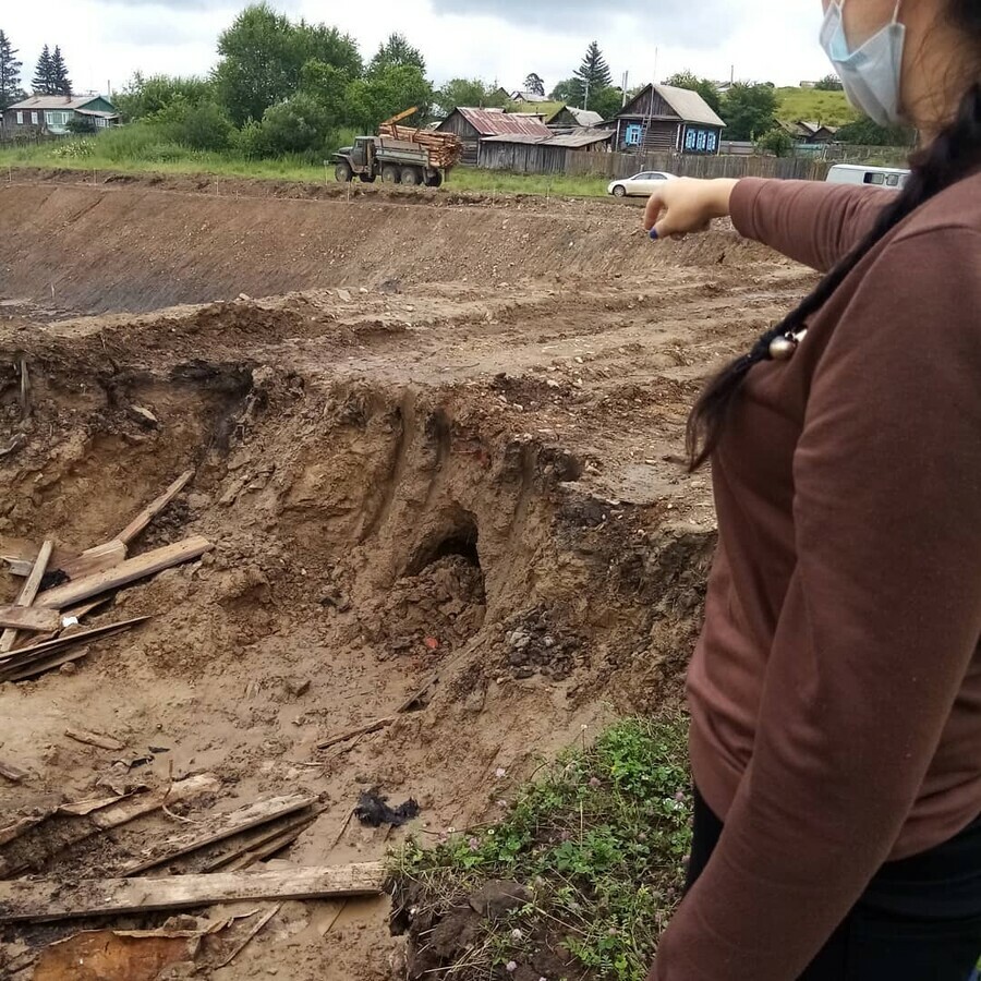 В Амурской области частично раскрыта тайна гробов которые раскопали строители в Джалинде