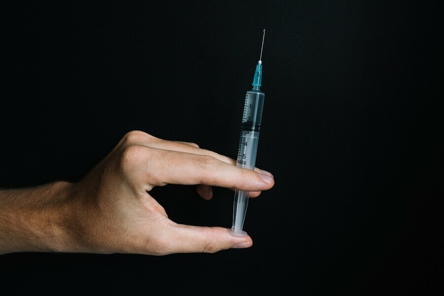 Вакцинация от COVID19 набирает обороты Где в Амурской области вакцинировались свыше 100  жителей