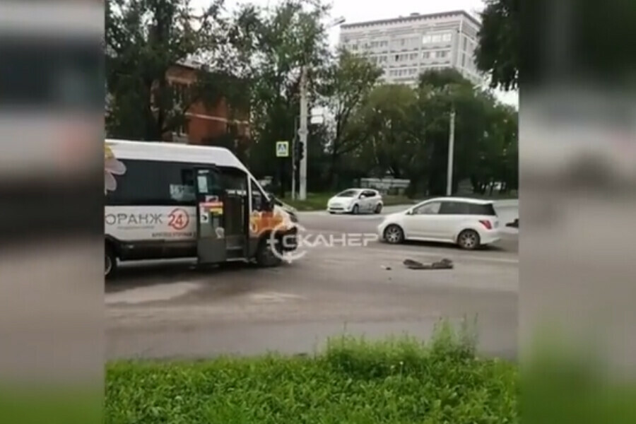В Благовещенске в ДТП попал пассажирский автобус 