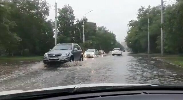 В микрорайоне Благовещенска автобусы до сих пор не ходят по затопленной улице Дьяченко