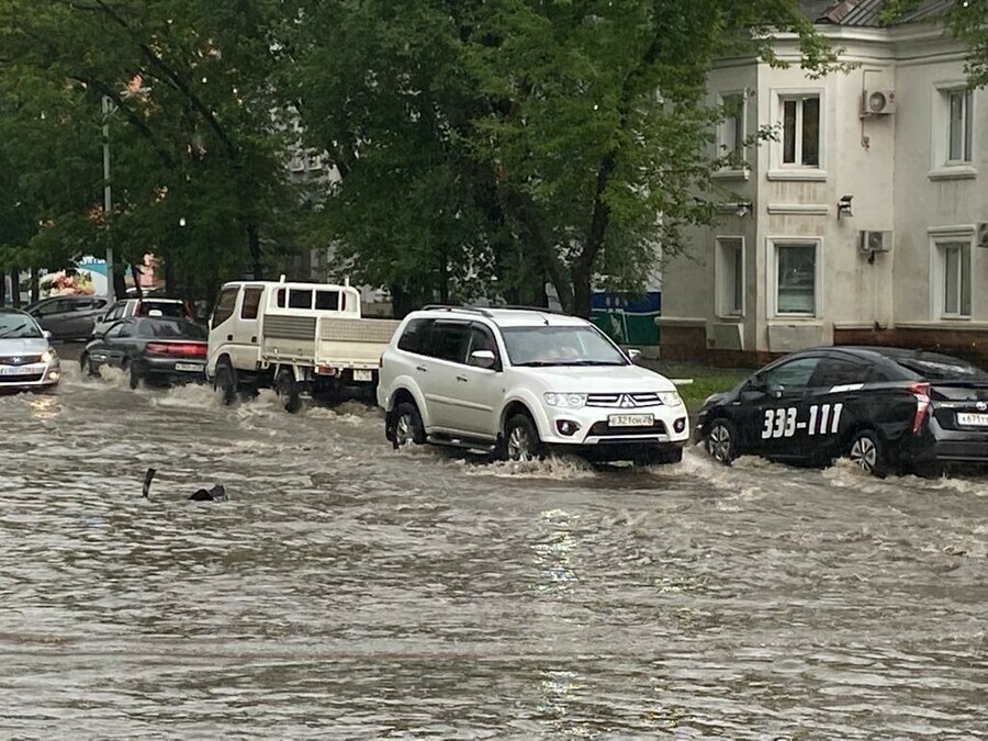 Топить улицы после дождя будет и дальше Мэр Благовещенска о причинах и мерах борьбы с затоплением дорог