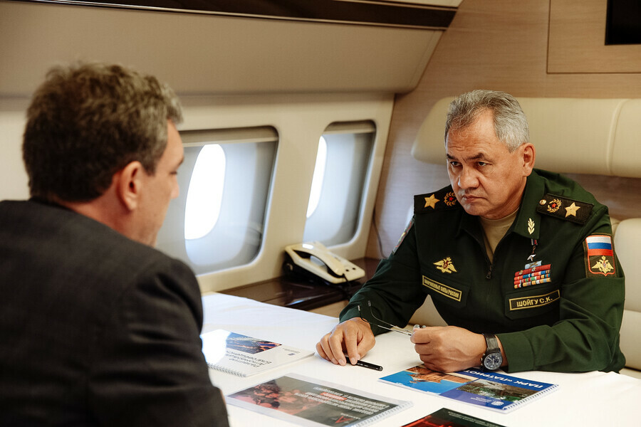 Министр обороны РФ Сергей Шойгу встретился с губернатором Амурской области Что обсуждали