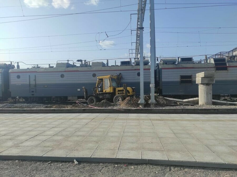 В ЗабЖД прокомментировали происшествие в Сковородине где грузовой поезд протаранил трактор