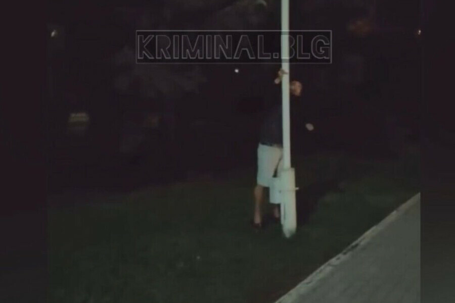 Мы знаем кто это сделал Мэр Благовещенска записал видеообращение к вандалам напавшим на фонари в центре города видео