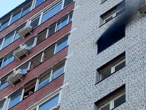 Изза пожара в благовещенской многоэтажке эвакуировали 27 человек фото
