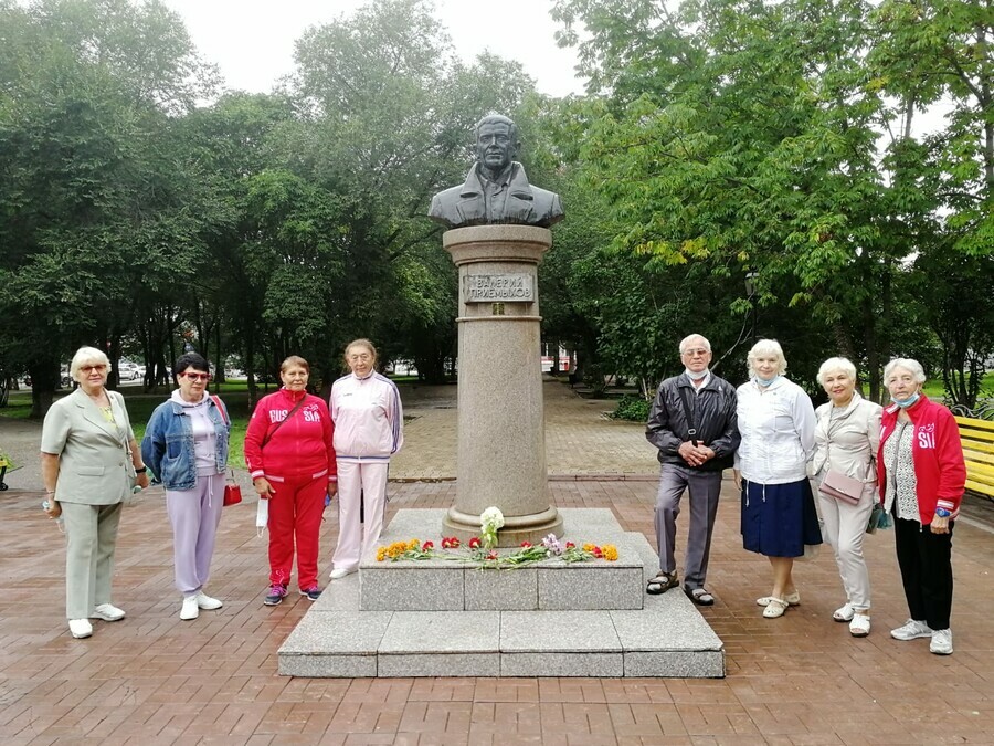 В Благовещенске почтили память Валерия Приемыхова
