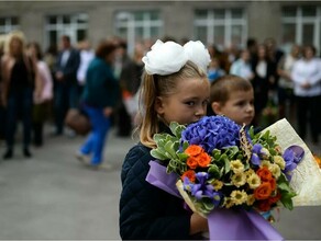 Минздрав отнес школьников к группе риска по тяжелой форме COVID19