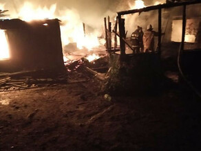 В амурском селе Поляное во время сильного пожара в доме взорвался газовый баллон