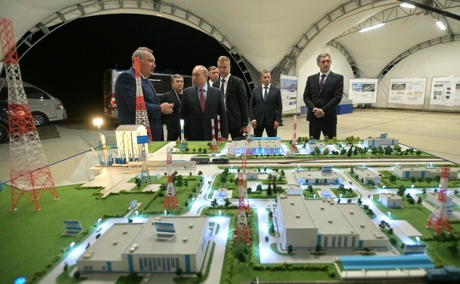 Президент России посетил космодром Восточный
