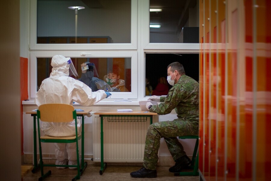 В Амурской области впервые за месяц выявили менее 122 новых случаев COVID19