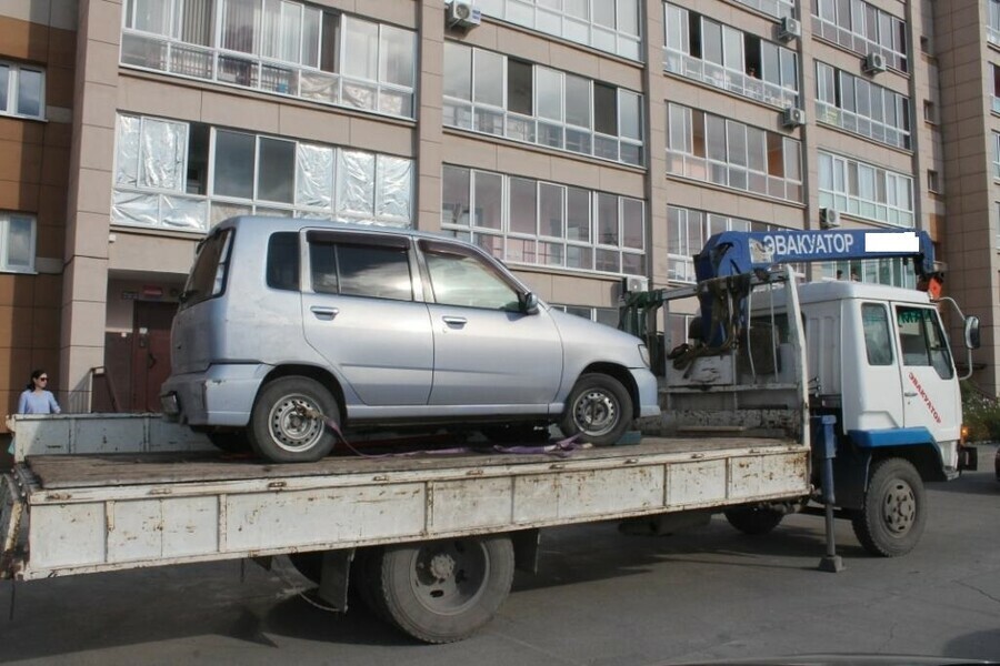 Благовещенцу пришлось заплатить за коммунальные услуги машиной