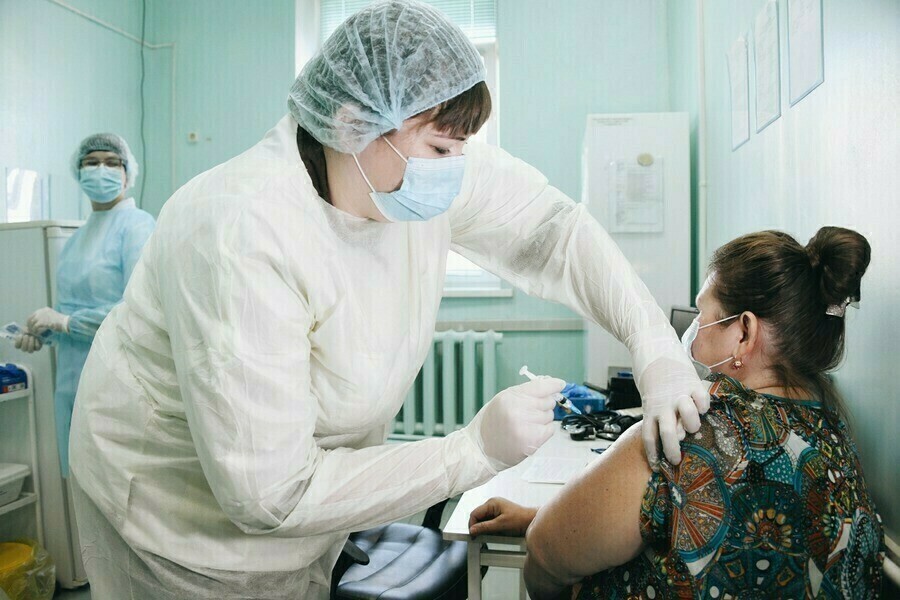 В России определили первых победителей денежного розыгрыша среди вакцинированных от COVID19