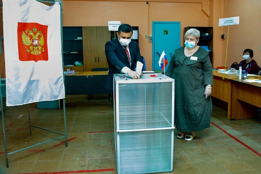 Первые лица города и области отдали свои голоса на выборах