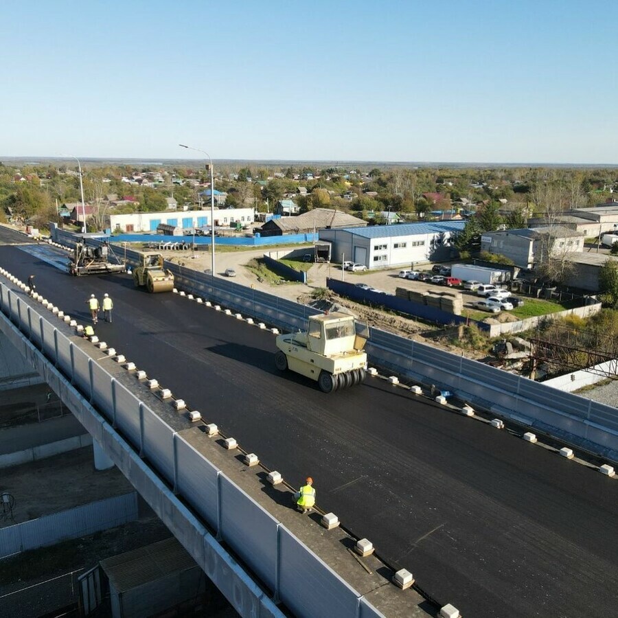 Был рыженький а теперь  черненький В Свободном готовятся к открытию нового путепровода взамен рухнувшего