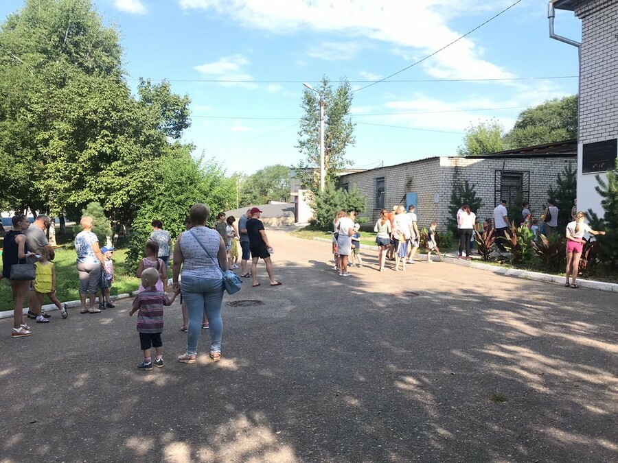 Огромные очереди Родители детсадовцев ринулись за справками