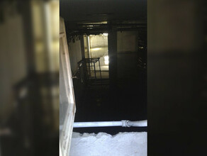 Сауна в подъезде изза порыва на трассе в подвалы благовещенской многоэтажки хлынул кипяток