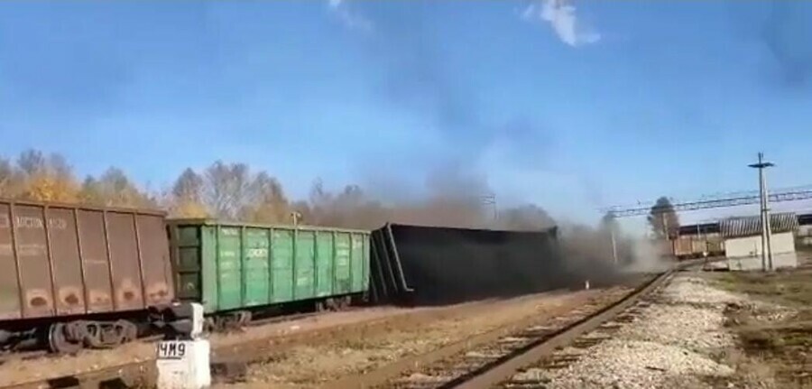 В Амурской области вновь сошел с рельсов грузовой поезд