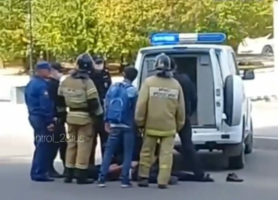 В Благовещенске возле ДК Профсоюзов задержали мужчину