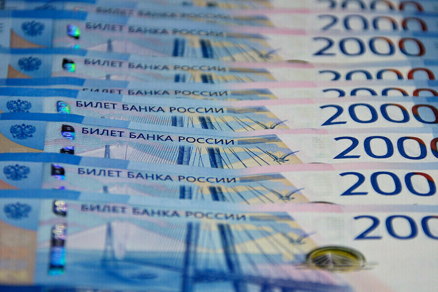 Больше половины россиян считают что умеют обращаться с деньгами