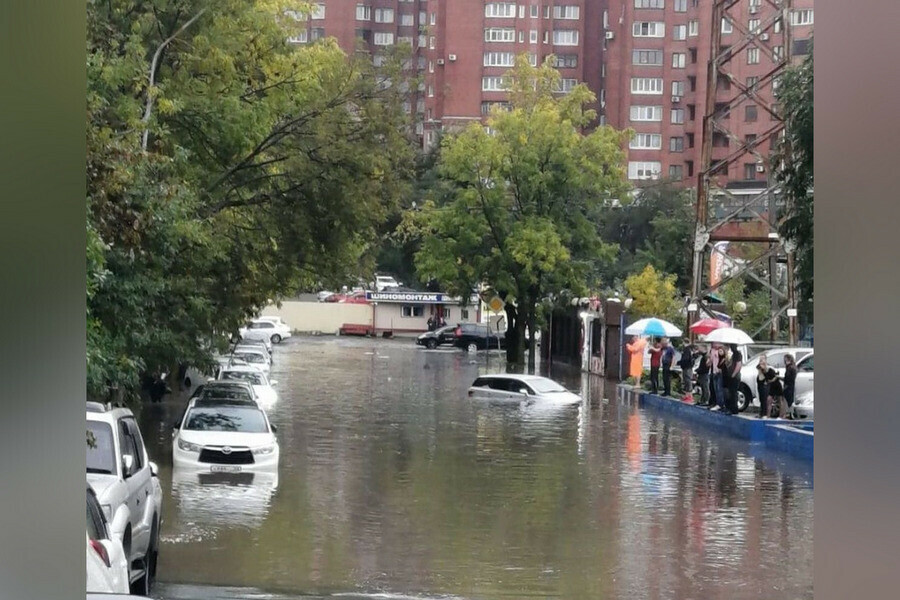 Филиал благовещенского лета японский циклон во Владивостоке затопил улицы фото видео