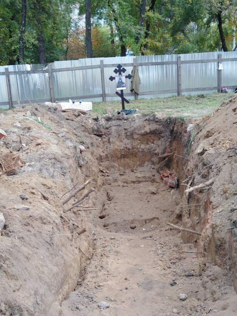 В Благовещенске на территории бывшего Шадринского собора обнаружен склеп Гроб вскрыли