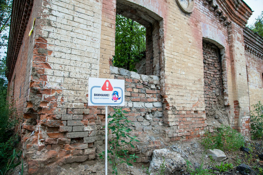 В Благовещенске на Зейской планируют благоустроить территорию заброшенных казарм 19 века 