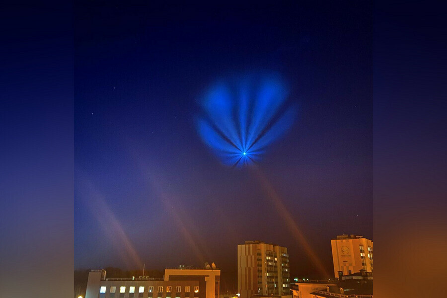 Амурчане делятся красивыми снимками взлетающей с Восточного ракеты Пуск был виден из Благовещенска фото
