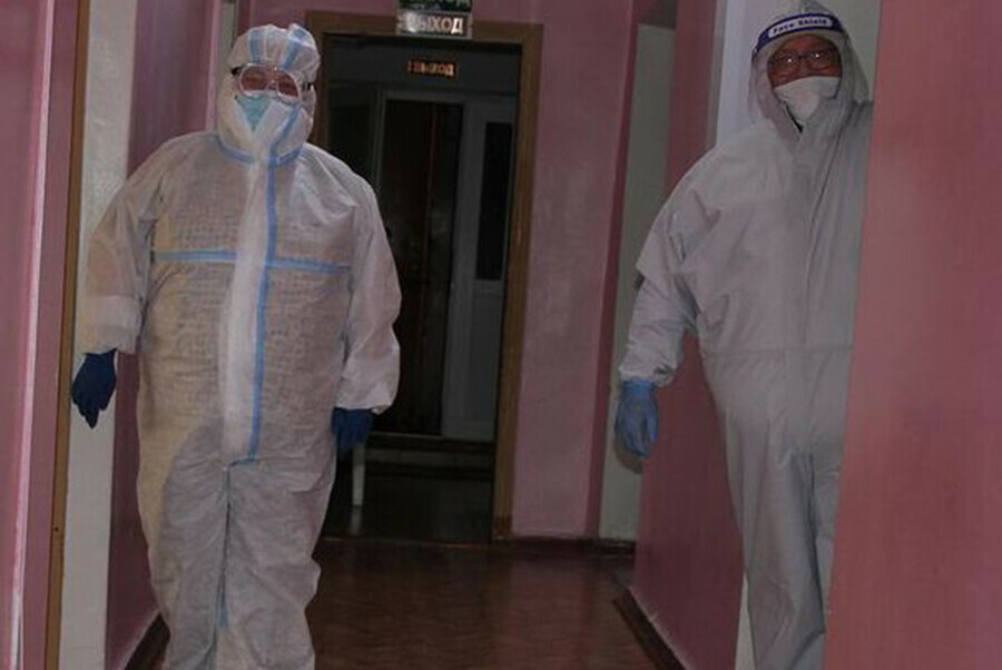 В Белогорске целый этаж терапевтического отделения местной больницы отдают больным с подозрением на ковид