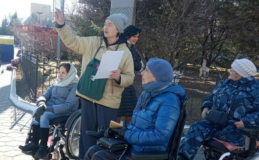 Достойно уважения в Благовещенске стартовал новый проект Экскурсовод на коляске 