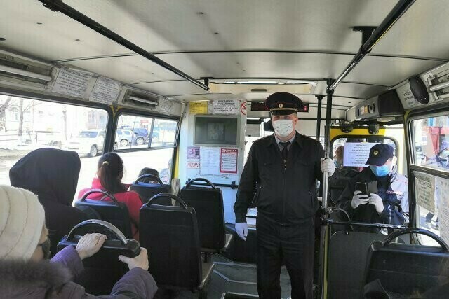Если пассажир без маски автобус не поедет в Амурской области проверяют соблюдение масочного режима на транспорте 