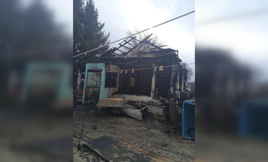 Дом был в огне в Белогорье изза пожара без крова осталась семья с беременной женщиной