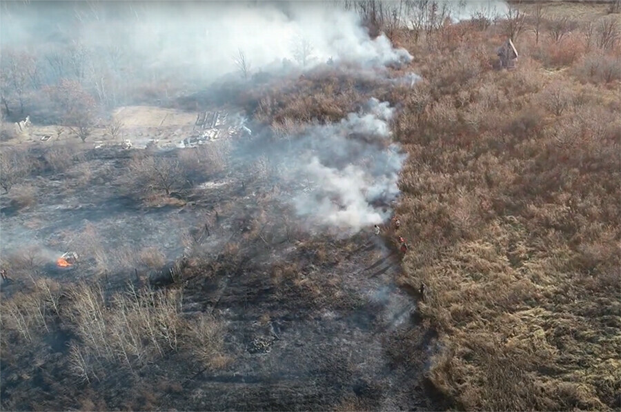 Появились подробности о пожаре на Новотроицком шоссе дым от которого испугал благовещенцев видео с дрона