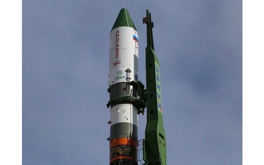 Первая космическая реклама Сбера ракетаноситель Союз21а отправилась на МКС с логотипом и флагом Сбера