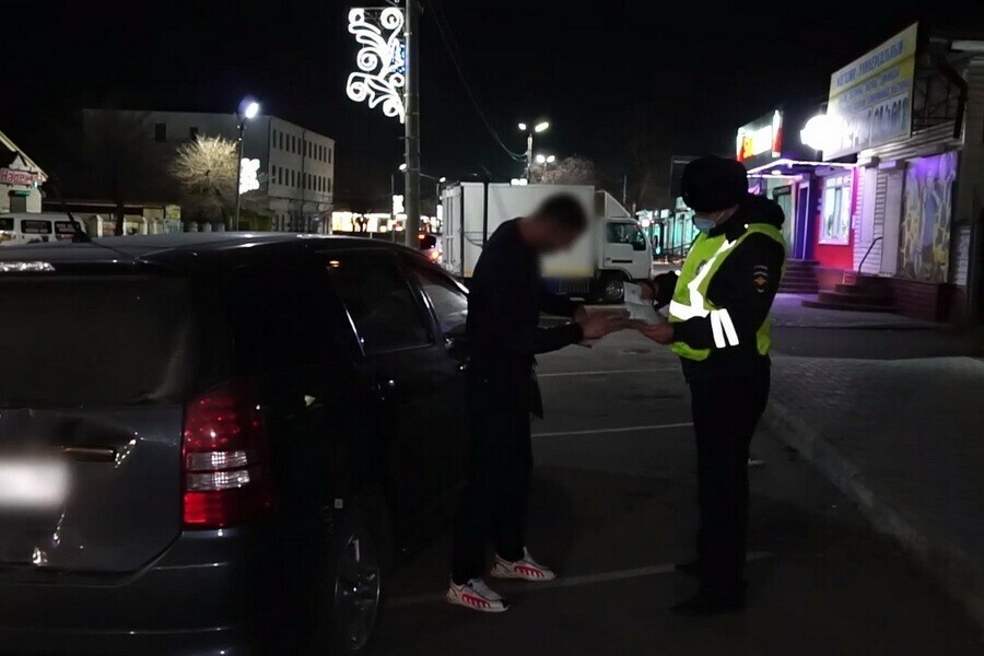 Нетрезвые водители и человек в розыске в Свободном полицейские провели рейд видео