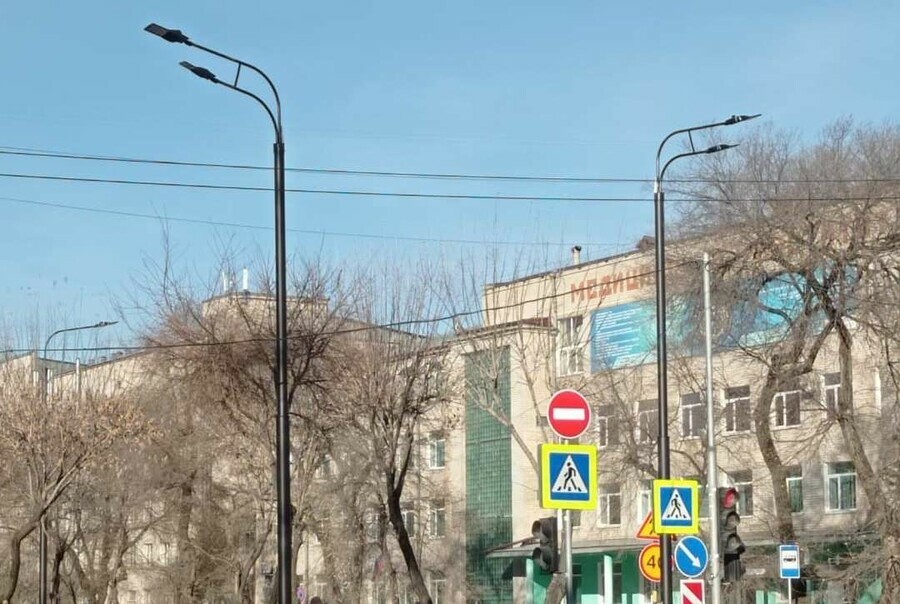 Да будет свет в Благовещенске на улице Горького устанавливают новое освещение фото