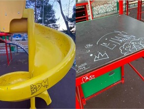 Вандалы разрисовали новую детскую площадку в Зее