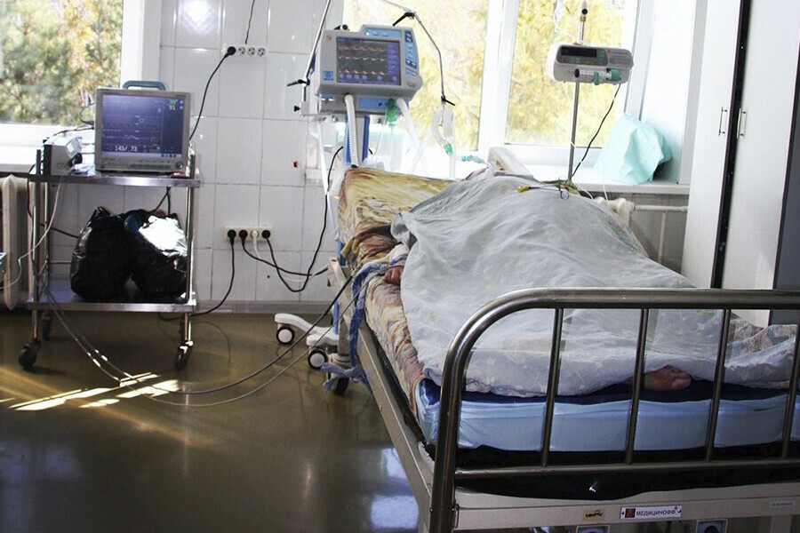 Невакцинированные играют в русскую рулетку ковидный госпиталь в Белогорске заполнен