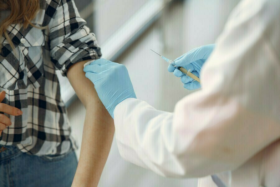  В Амурской области вакцинировано свыше 60  совокупного взрослого населения