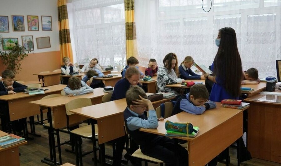 В Свободном молодым педагогам выплатили по 600 тысяч рублей