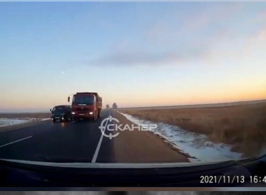В Амурской области мгновенная реакция водителя спасла семью видео