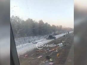 В Амурской области автомобиль с людьми разорвало от столкновения с фурой видео